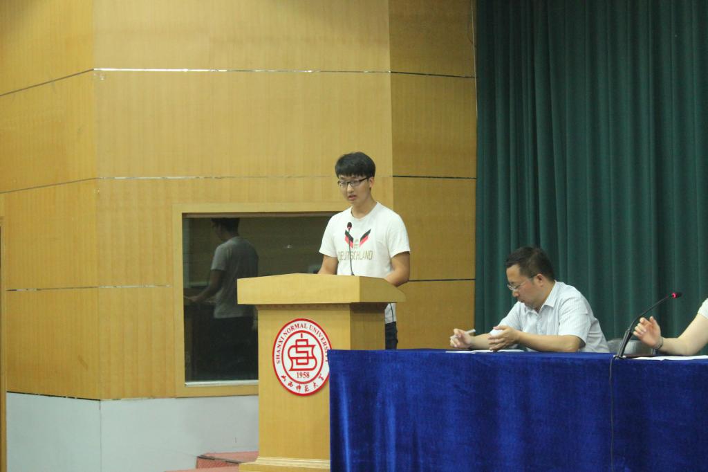 毕业生代表范兵发言